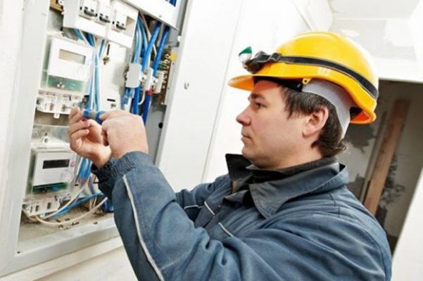 سرویس و نگهداری قطعات الکتریکی چیلر