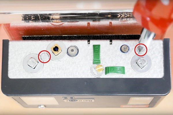 بستن پیچ های قفل کننده پرشر سوئیچ دانفوس بعد از انجام تنظیمات